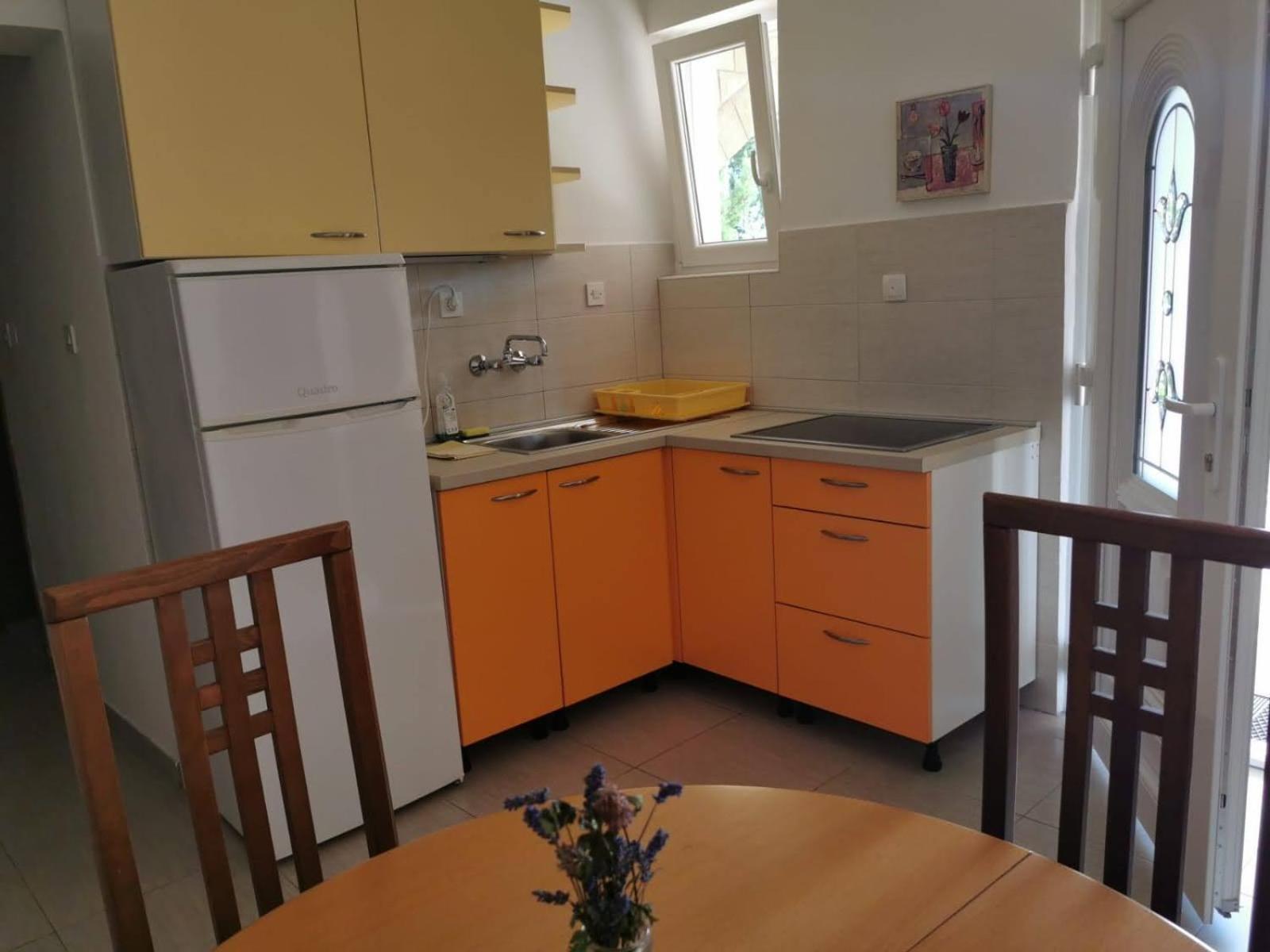 Apartments And Rooms Njivice Ruang foto