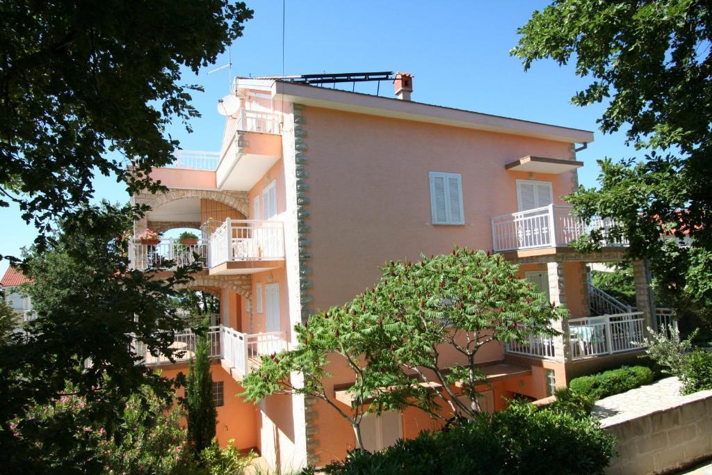 Apartments And Rooms Njivice Ruang foto
